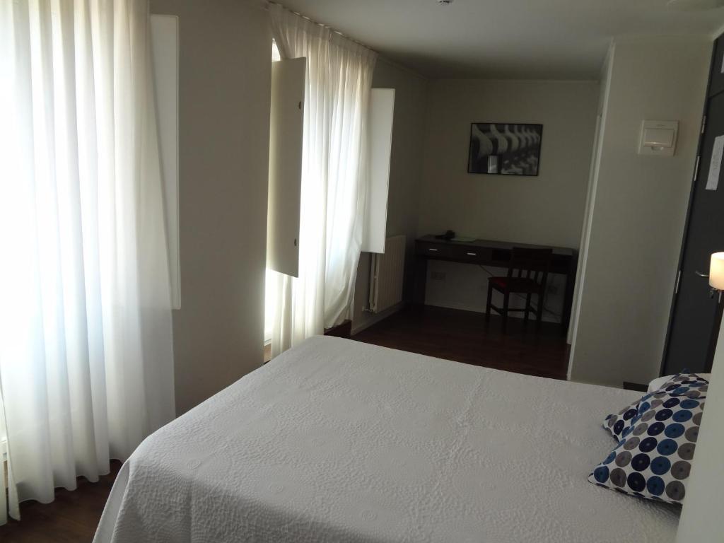 Hotel Irixo Ourense Quarto foto